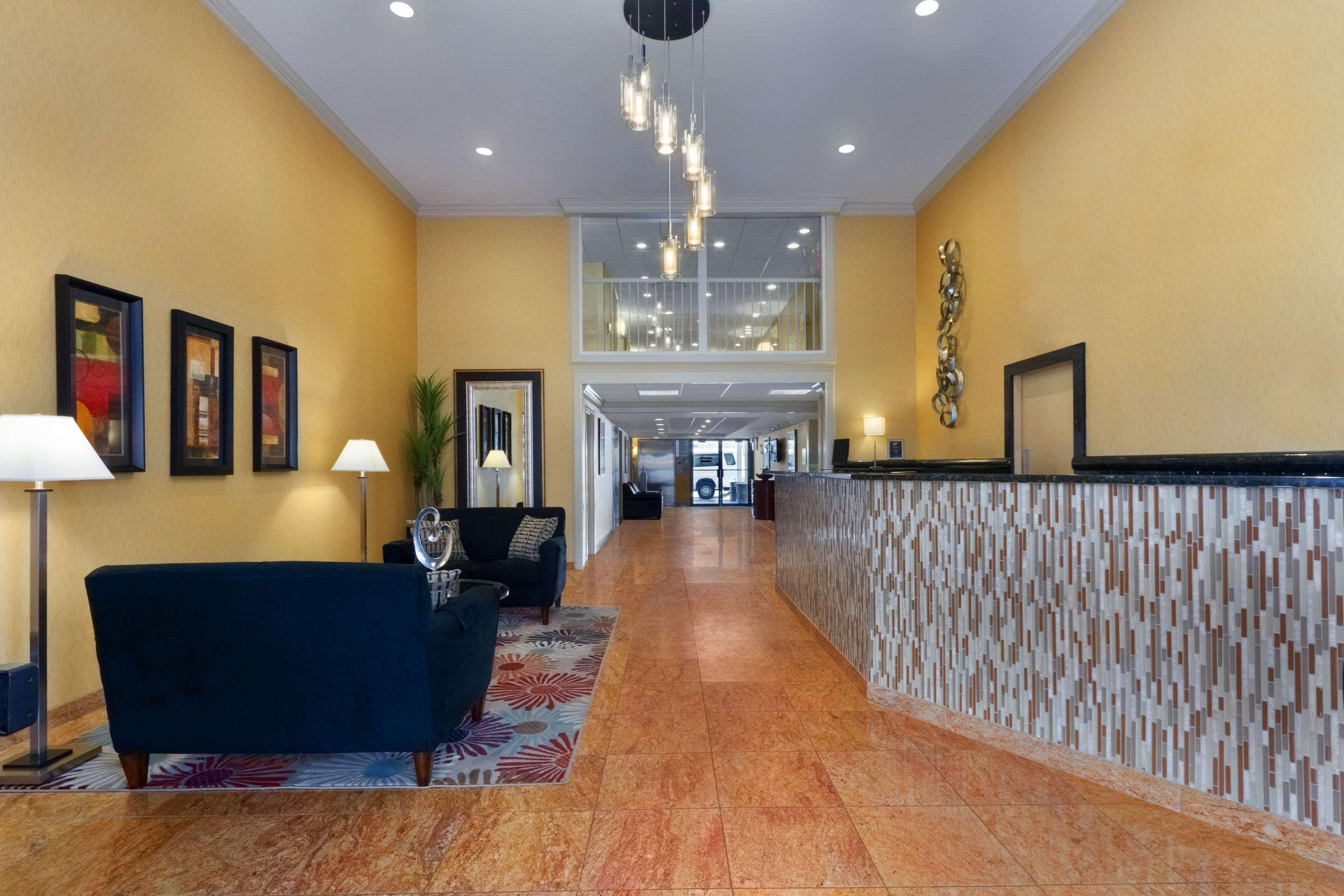 Comfort Inn & Suites Glen Mills - West Chester Экстерьер фото