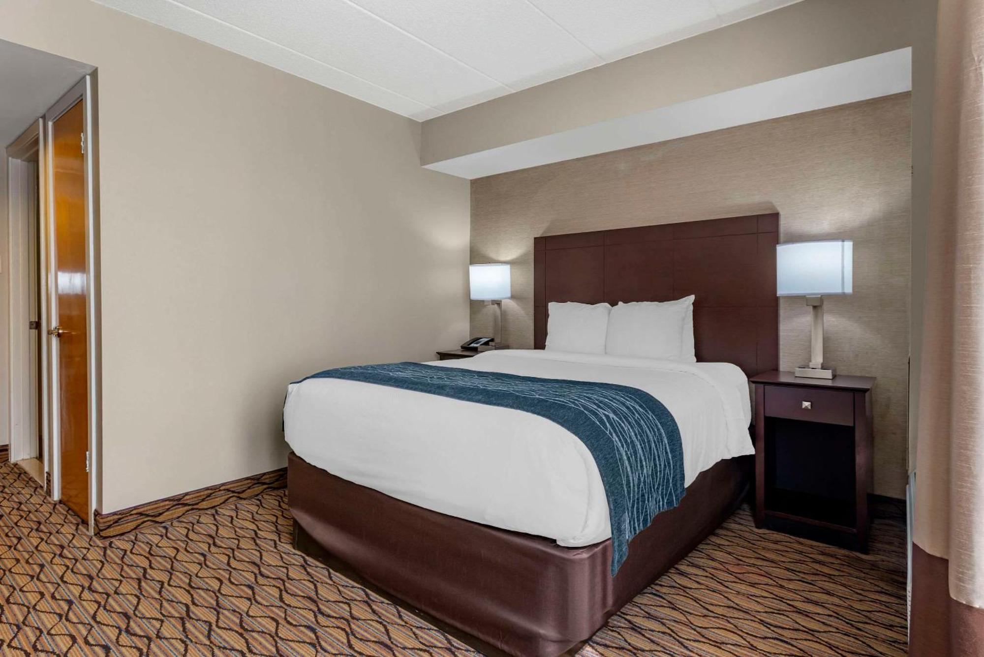 Comfort Inn & Suites Glen Mills - West Chester Экстерьер фото