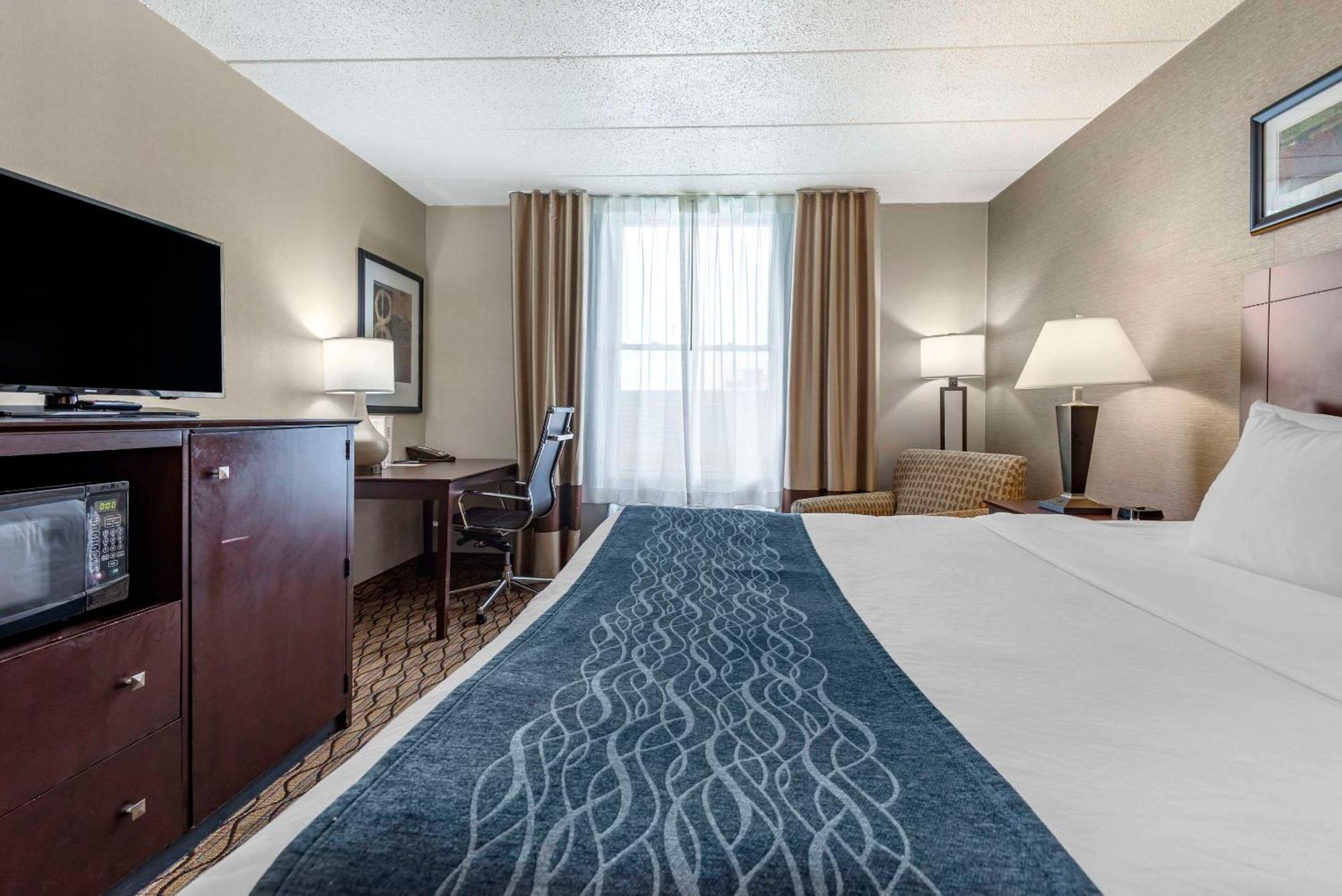 Comfort Inn & Suites Glen Mills - West Chester Экстерьер фото