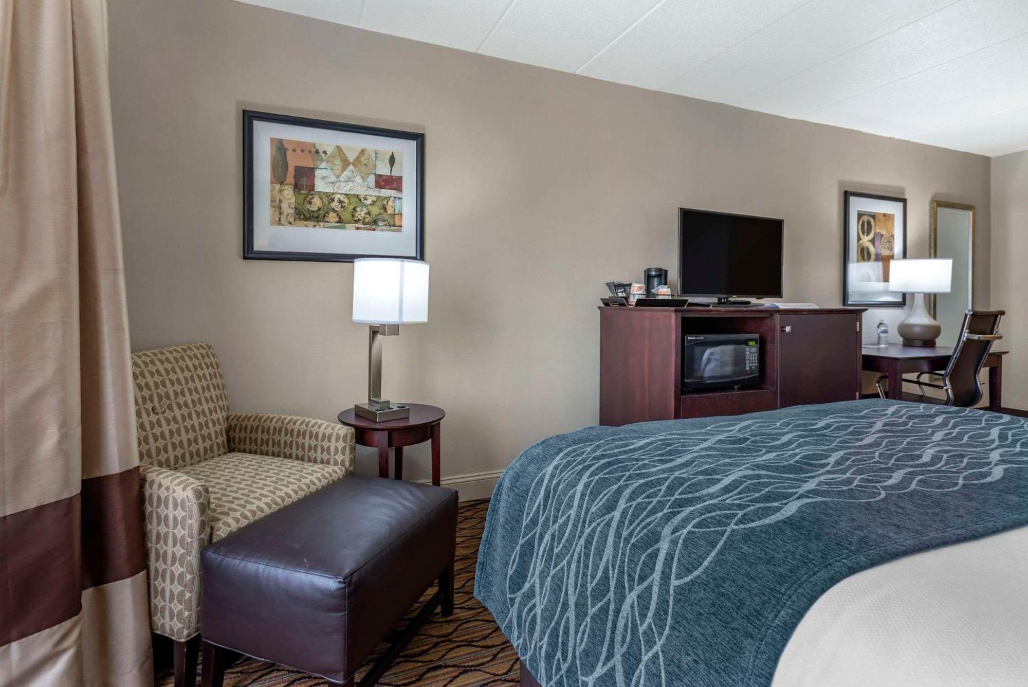 Comfort Inn & Suites Glen Mills - West Chester Экстерьер фото