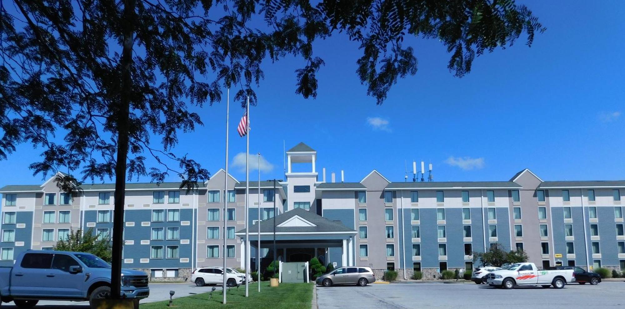 Comfort Inn & Suites Glen Mills - West Chester Экстерьер фото