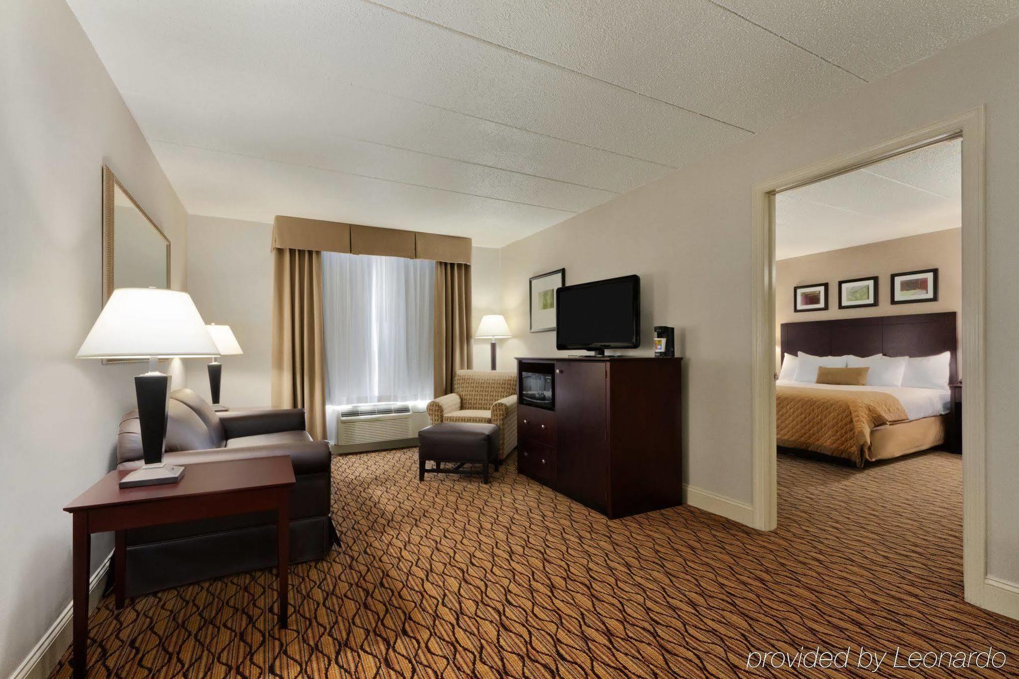 Comfort Inn & Suites Glen Mills - West Chester Экстерьер фото